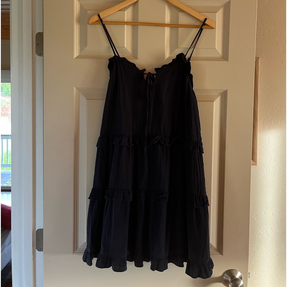 Wishlist Apparel flowy navy summer dress size small in the color navy blue!